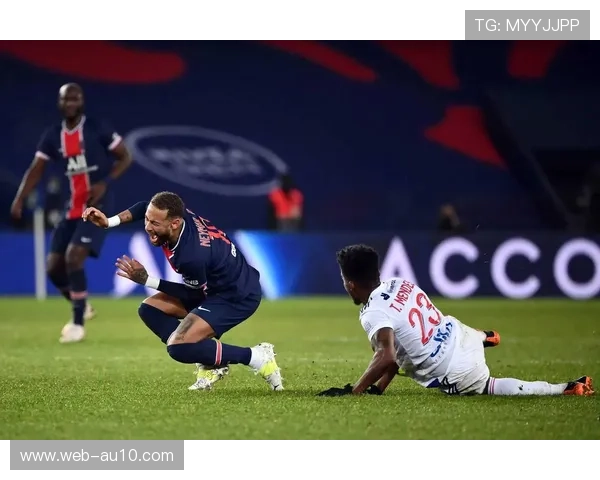 欧冠联赛阶段第六轮战罢，巴黎圣日耳曼创队史自然年胜场纪录